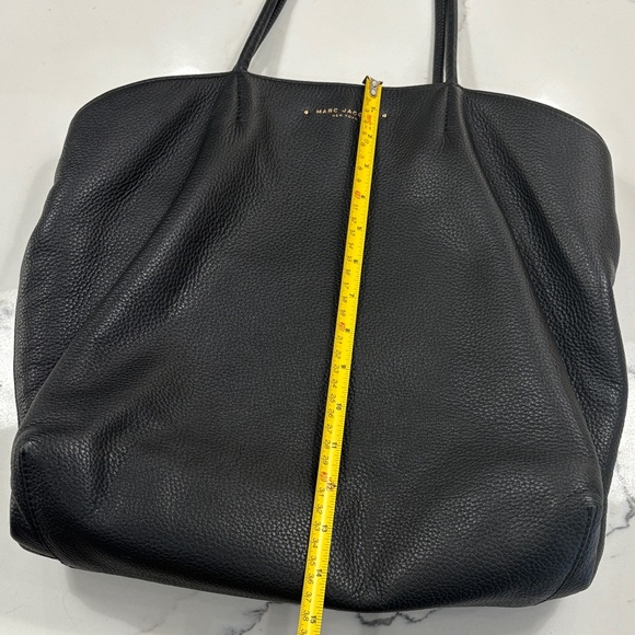 Marc Jacobs Pebbled Black Leather Tote Bag - Picture 8 of 12
